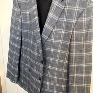 Tommy Hilfiger Sport Jacket. Wore 1 time. 6 mths old 42 regular